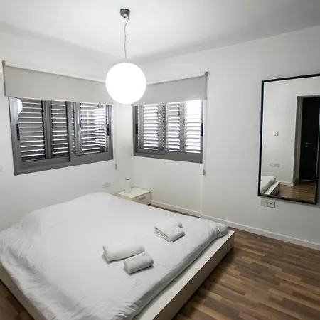 Glabur - The Amazing 2 Bdr - City, Free Parking & Wifi דירה *