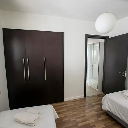 דירה Glabur - The Amazing 2 Bdr - City, Free Parking & Wifi