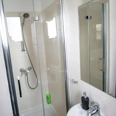 Glabur - The Amazing 2 Bdr - City, Free Parking & Wifi Apartamento Nicósia