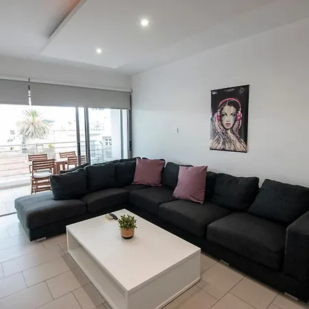 Apartamento Glabur - The Amazing 2 Bdr - City, Free Parking & Wifi
